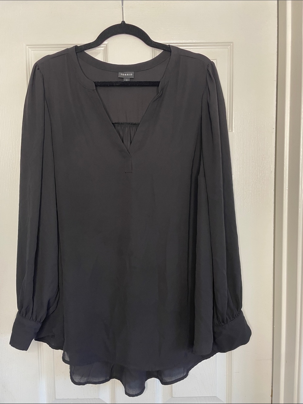 torrid Black V-Neck Long Sleeve Tunic Blouse